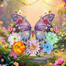 Lade das Bild in den Galerie-Viewer, Schmetterling-B - Diamant-Kerzenhalter - Diamant-Tischornament