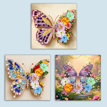 Lade das Bild in den Galerie-Viewer, Schmetterling-B - Diamant-Kerzenhalter - Diamant-Tischornament