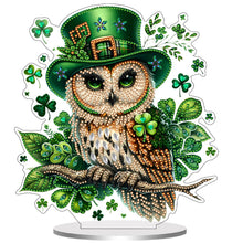 Lade das Bild in den Galerie-Viewer, St. Patrick's Day Eule - Einseitig - Acryl-Diamant-Tischornament