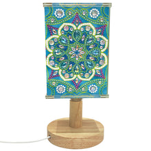 Lade das Bild in den Galerie-Viewer, Diamond Painting Leuchtende Schreibtischlampe