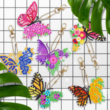 Lade das Bild in den Galerie-Viewer, 6pcs DIY Diamond Painting Schlüsselanhänger - Schmetterling
