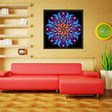 Lade das Bild in den Galerie-Viewer, Geometrische Blume - voller runder Diamant - 30x30cm