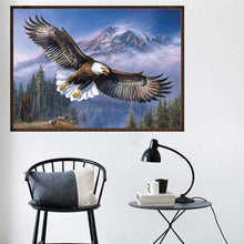 Lade das Bild in den Galerie-Viewer, Fliegender Adler - voller runder Diamant - 40x30cm