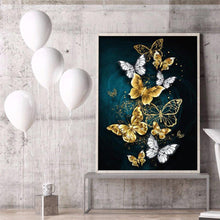 Lade das Bild in den Galerie-Viewer, Schmetterling - Vollrunde Diamantmalerei 30 * 40cm