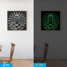 Lade das Bild in den Galerie-Viewer, Leuchtende Buddha-Statue - voller runder Diamant - 35x35cm