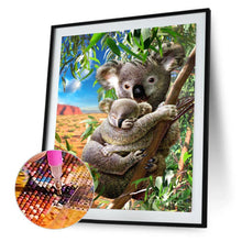 Lade das Bild in den Galerie-Viewer, Süße Koala - voller runder Diamant - 30x40cm