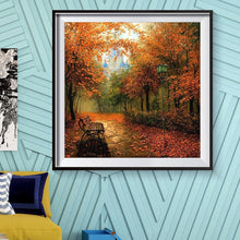 Lade das Bild in den Galerie-Viewer, Herbst Ahorn Landschaft - voller Runder Diamant - 30x30cm