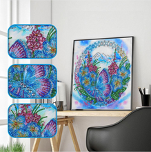 Lade das Bild in den Galerie-Viewer, Kristall Strass - blauer Schmetterling 30x30CM
