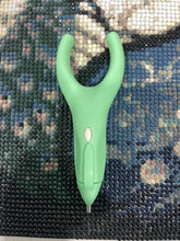 Lade das Bild in den Galerie-Viewer, Ergonomie geformt Diamond Painting Stift