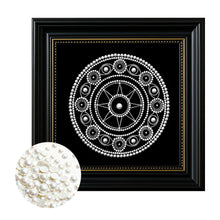 Lade das Bild in den Galerie-Viewer, Partial Pearl Painting mit Rahmen -30x30cm
