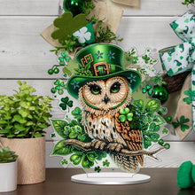 Lade das Bild in den Galerie-Viewer, St. Patrick's Day Eule - Einseitig - Acryl-Diamant-Tischornament
