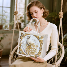 Lade das Bild in den Galerie-Viewer, Goldenes Mandala - Diamant-Umhängetasche mit Kette
