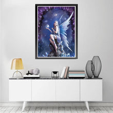 Lade das Bild in den Galerie-Viewer, Fantasy-Engel - voller runder Diamant - 30x40cm
