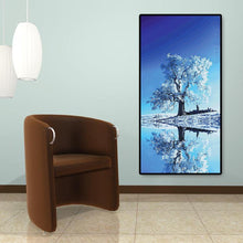 Lade das Bild in den Galerie-Viewer, Schneebaum Reflexion - voller runder Diamant - 45x85cm
