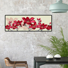 Lade das Bild in den Galerie-Viewer, Rote Blume Nähte Landschaft - voller Runder Diamant - 80x30cm
