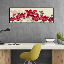 Lade das Bild in den Galerie-Viewer, Rote Blume Nähte Landschaft - voller Runder Diamant - 80x30cm
